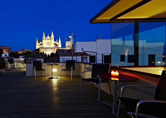 Petit Palace Hotel Tres
